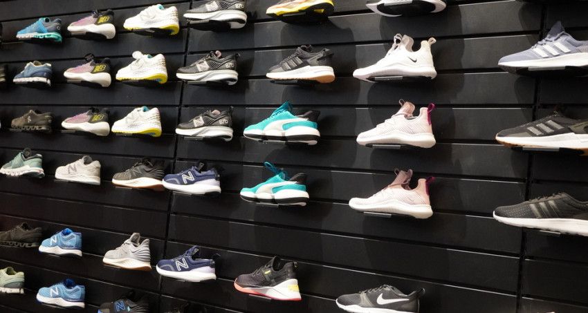 Dit zijn meest verkochte sneaker merken - - Schoenen.nl