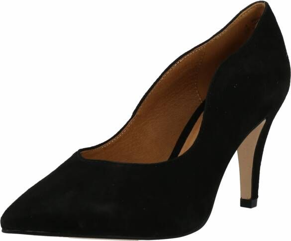 Caprice Pumps