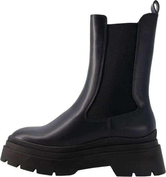 Bershka Chelsea boots