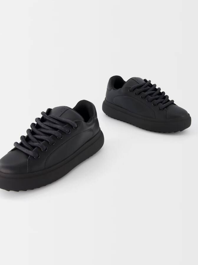 Bershka Sneakers laag