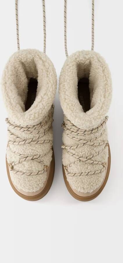 Bershka Snowboots