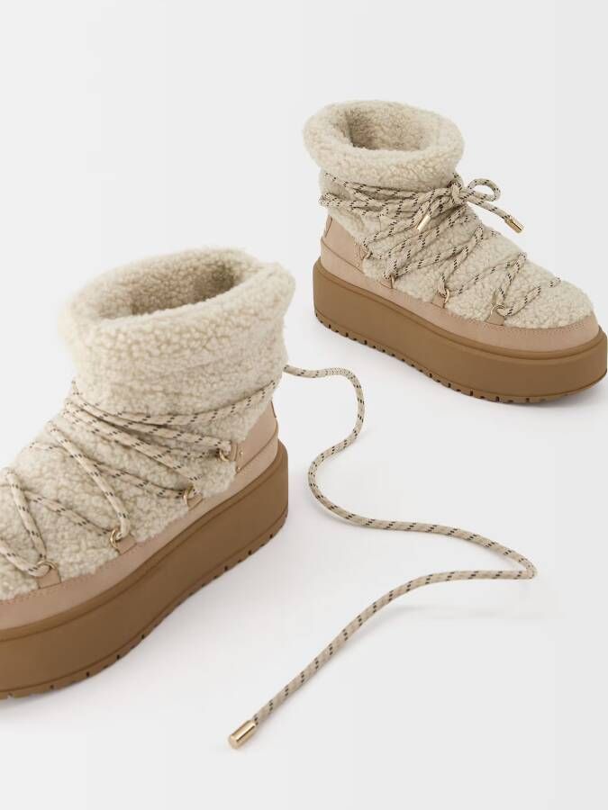 Bershka Snowboots