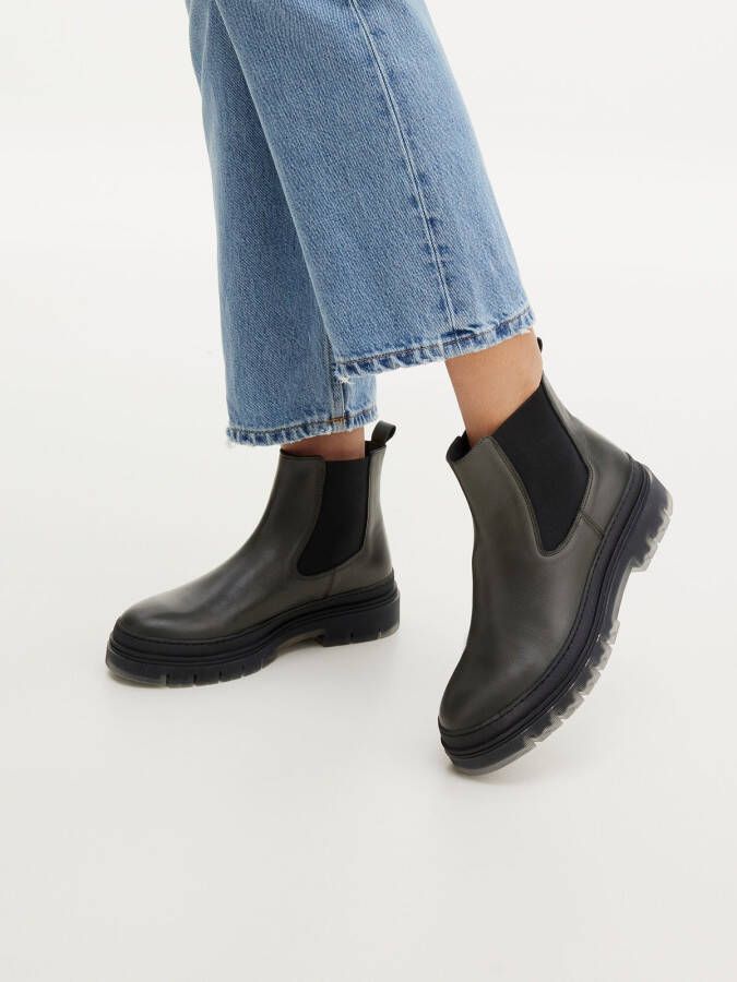 Karolina Kurkova Originals Chelsea boots 'Carla'