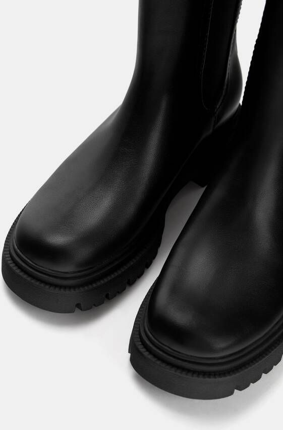 Pull&Bear Chelsea boots