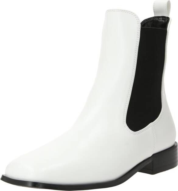 Raid Chelsea boots 'ADLEY'