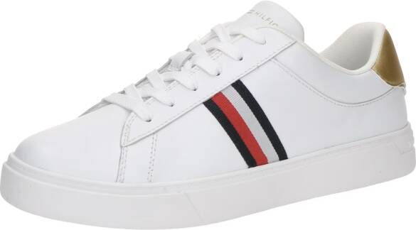 Tommy Hilfiger Plateausneakers ESSENTIAL COURT SNEAKER STRPS vrijetijdsschoen lage schoen veterschoen met typische strepen