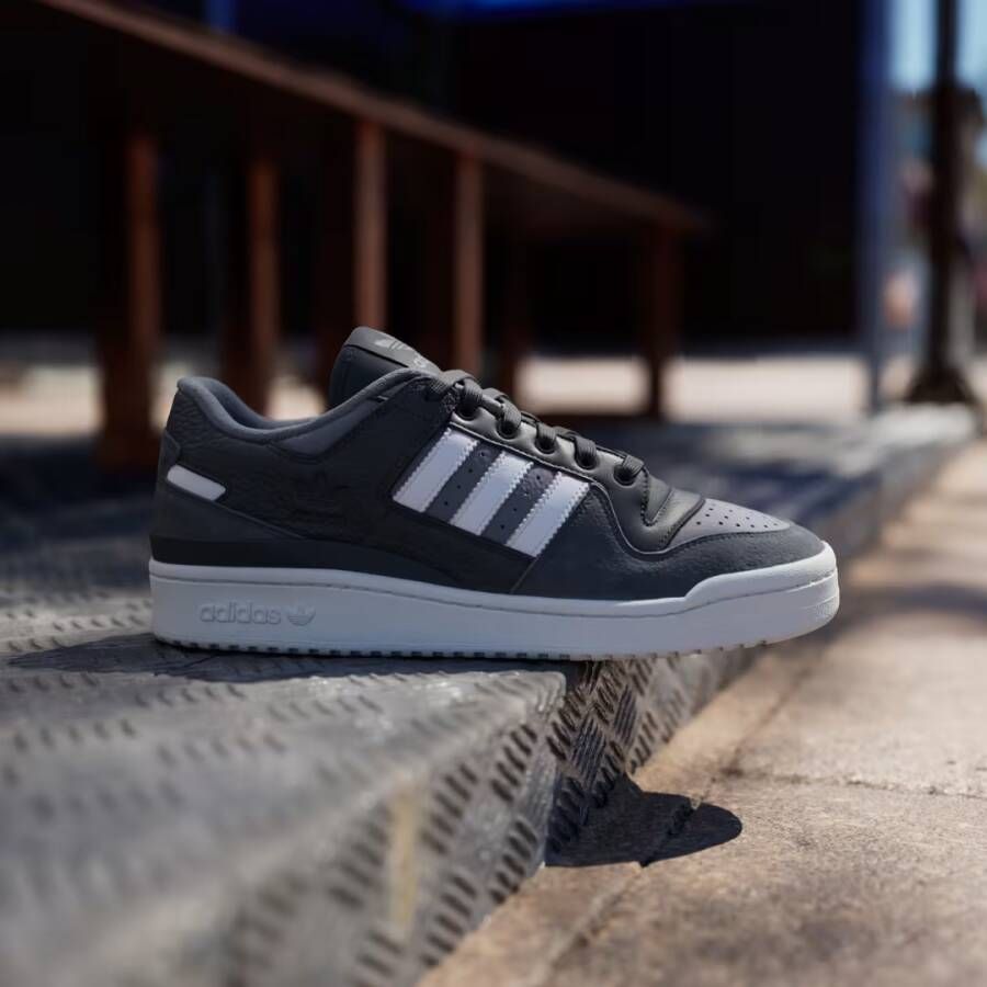 Adidas Forum 84 Low ADV Schoenen