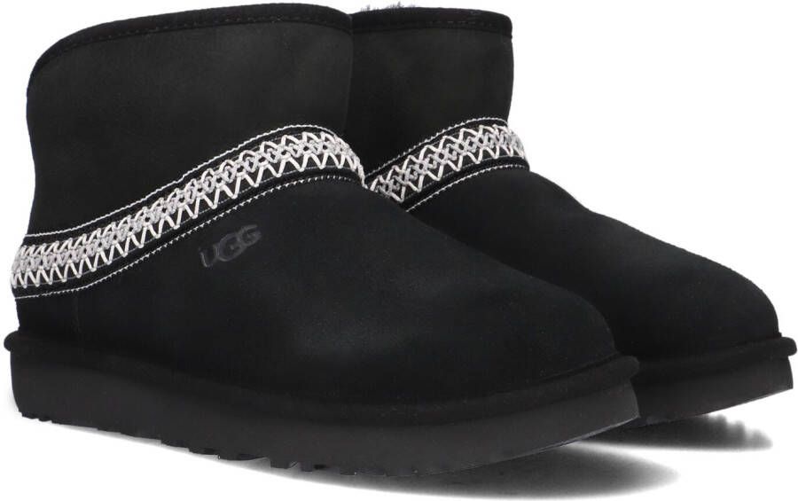 UGG Vachtlaarzen Dames Classic Mini Crescent Maat: 40 Materiaal: Suède Kleur: Zwart