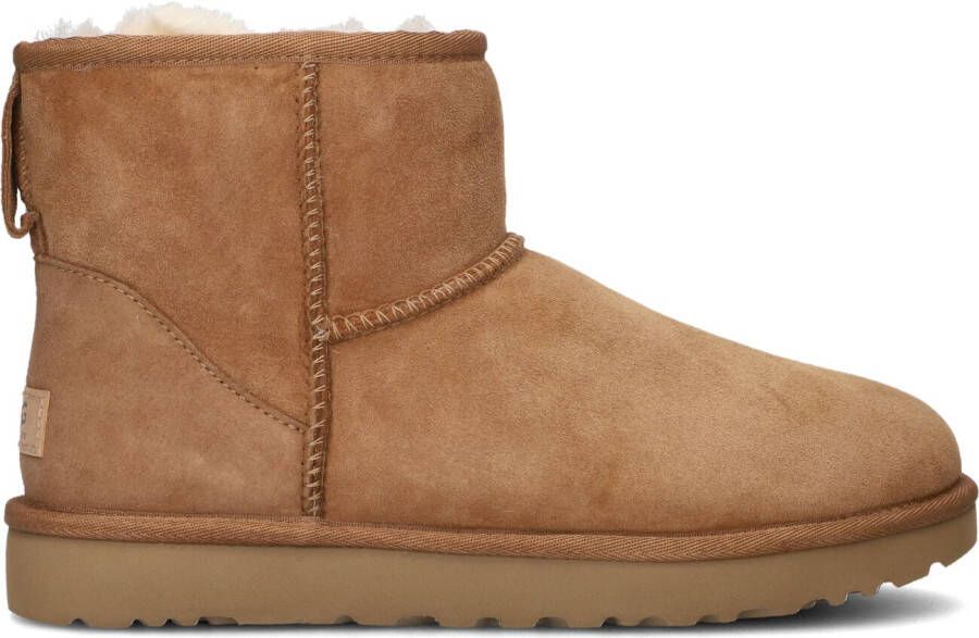 UGG Vachtlaarzen Dames Classic Mini Regenerate Maat: 39 Materiaal: Textiel Kleur: Camel