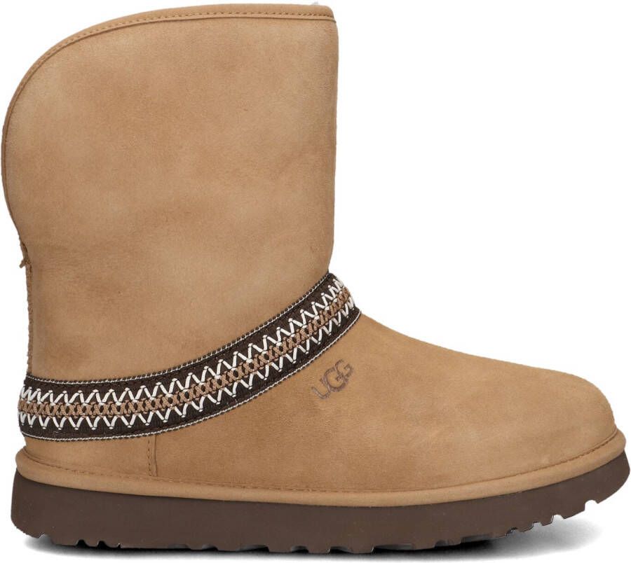 UGG Vachtlaarzen Dames Classic Short Crescent Maat: 39 Materiaal: Suède Kleur: Cognac