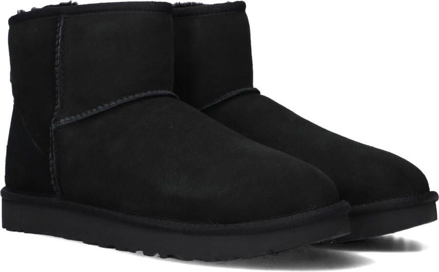 UGG Vachtlaarzen Dames W Classic Mini Ii Maat: 42 Materiaal: Suède Kleur: Zwart