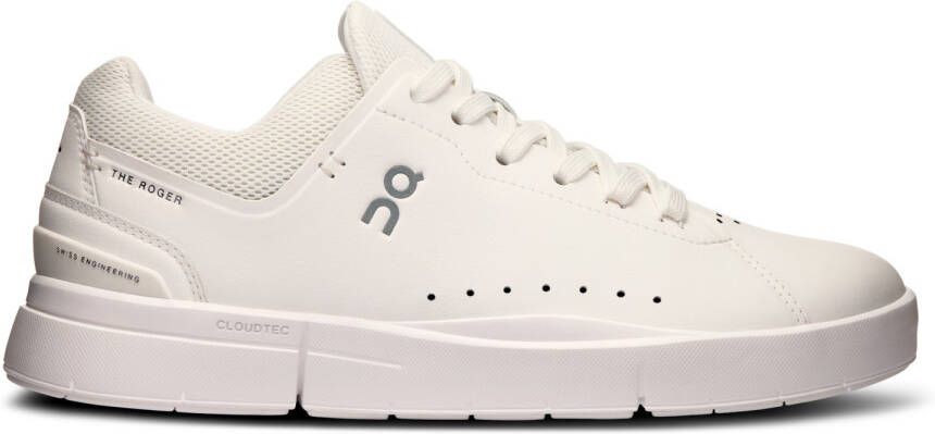 On Women's The Roger Advantage Sneakers wit