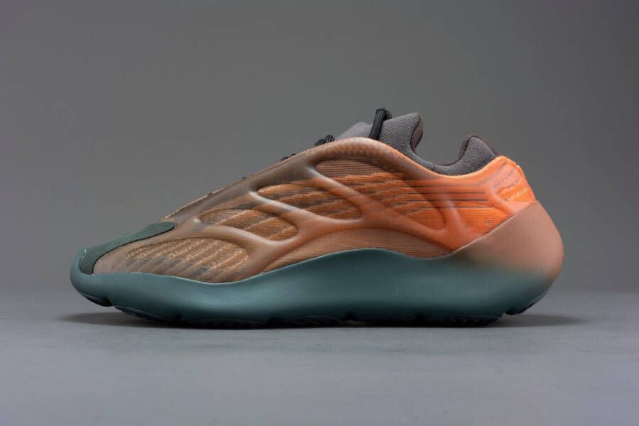 Adidas Yeezy 700 V3 Copper Fade GY4109 COPPER FADE Schoenen