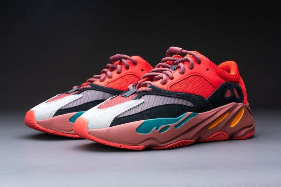 Adidas Yeezy Boost 700 Hi-Res Red HQ6979 1 3 ROOD Schoenen