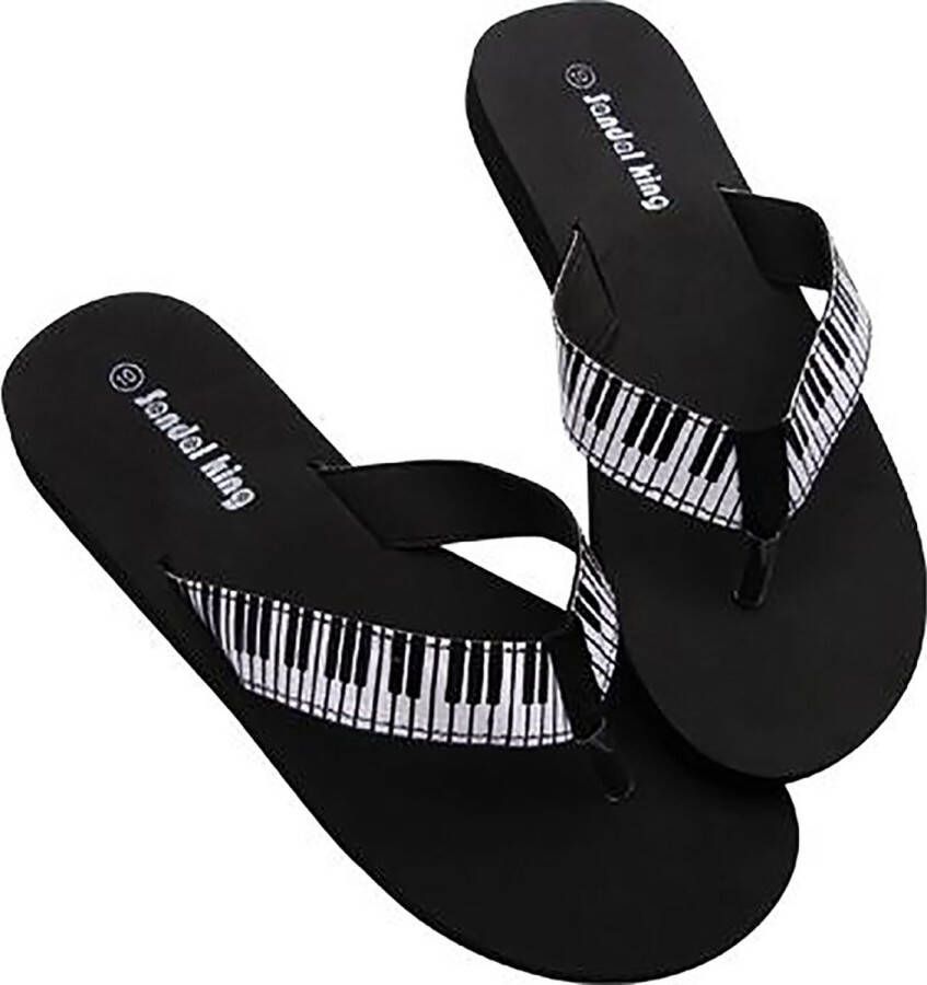 AIM Slippers met Pianotoetsen