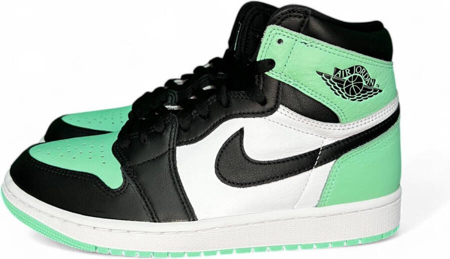 Air Jordan Nike 1 Retro High OG Green Glow DZ5485