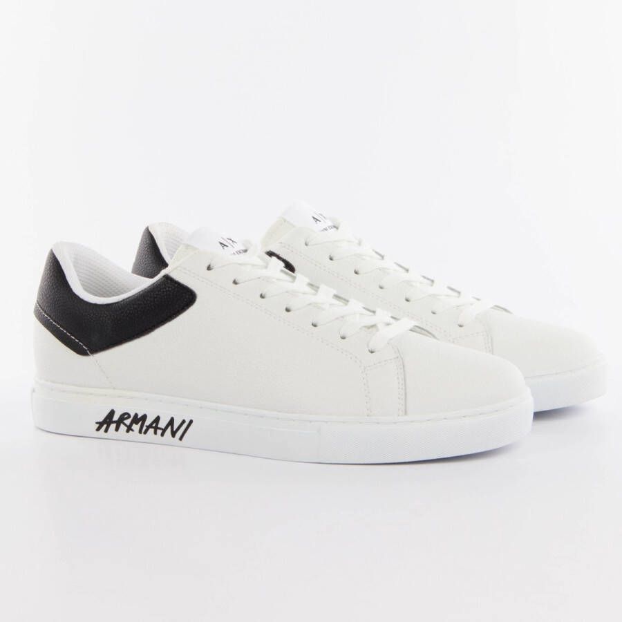 Armani Exchange Sneakers met contrastgarnering model 'ENGLISH'