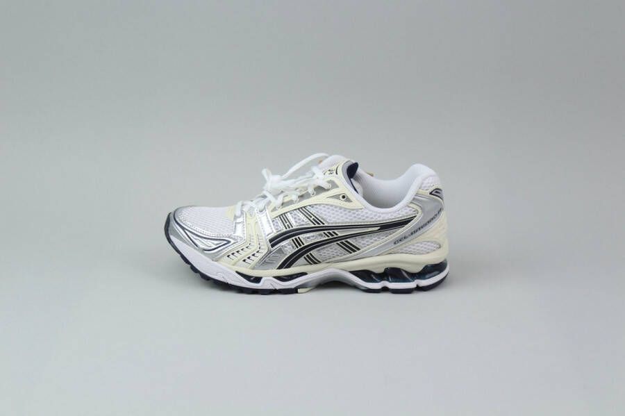 ASICS Stijlvolle Sneakers voor Actieve Levensstijl White Dames