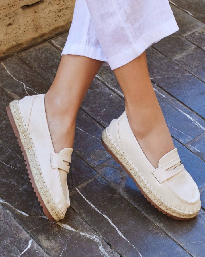 Weloveshoes SmileFavorites Loafers & Espadrilles Instappers Western Wit Imitatieleer