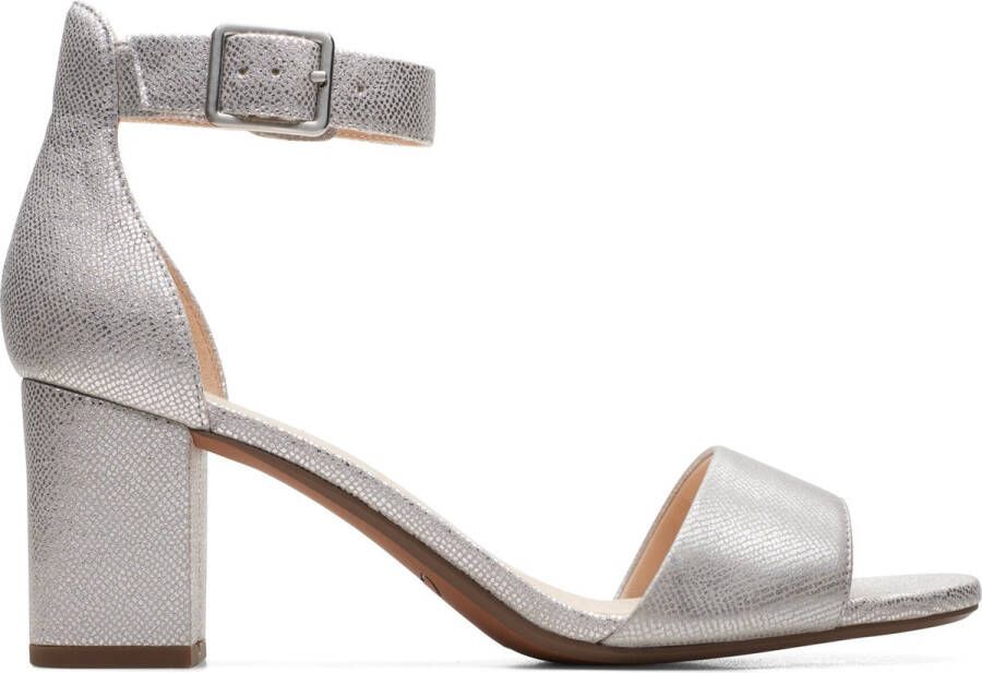 Zichtbaar instinct Ontwapening Clarks Pump Sandaal Deva Zilver Metallic Wit - Schoenen.nl