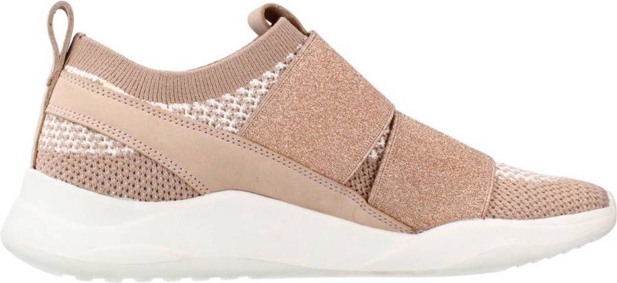 Clarks Stijlvolle Slip-On Sneakers voor Vrouwen Beige Dames