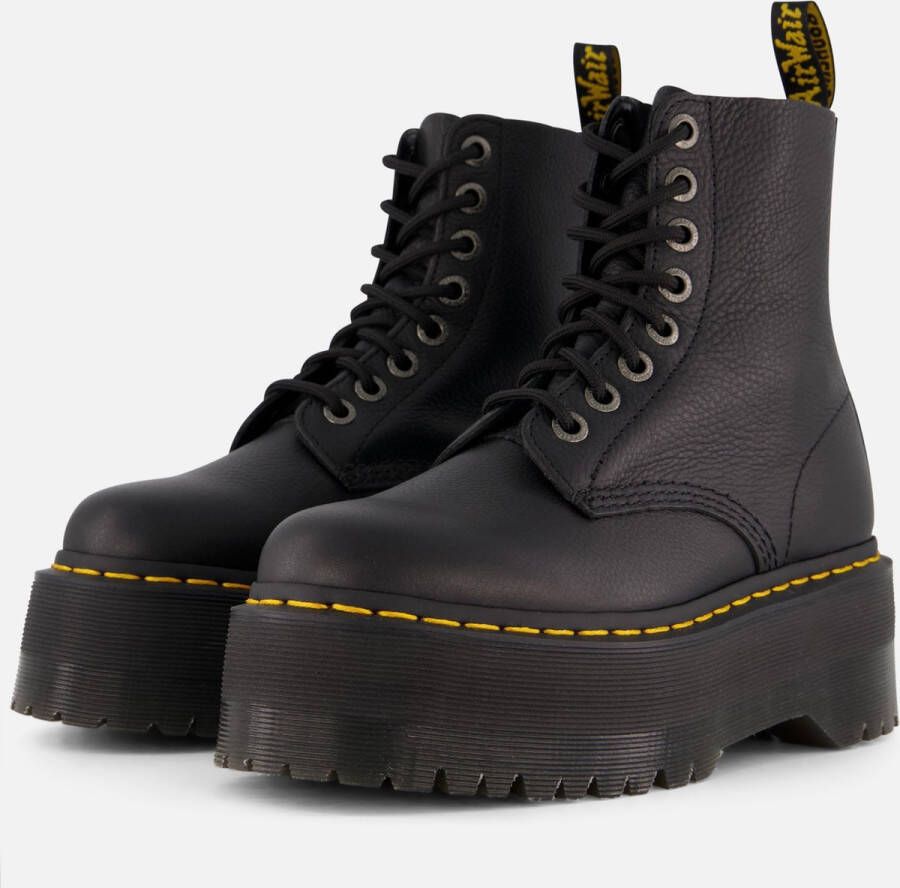 Dr. Martens Zwarte veterschoenen met hoge platform voor moedige vrouwen Black Dames