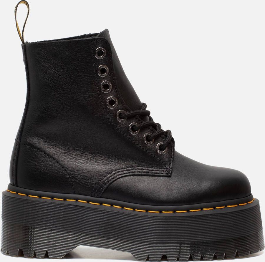 Dr. Martens Zwarte veterschoenen met hoge platform voor moedige vrouwen Black Dames