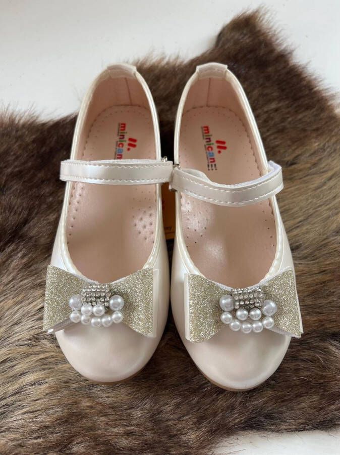 Meisjesschoenen-luxe feestschoenen-kinderschoenen-leren ballerina- schoenen met enkelband-klittenbandsluiting-orthopedi parels- strass steentjes-kleur off white-creme -champagne goud -bruidsmeisjes-bruiloft-feest-verjaardag-fotoshoot