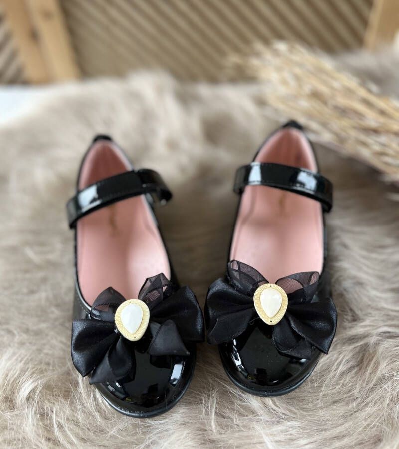 Meisjesschoenen-luxe feestschoenen-leren kinderschoenen- zwarte ballerina-vintage stijl- schoenen met enkelband-klittenbandsluiting-sierstrik van tule-parelsteen-bruidsmeisjes-bruiloft-feest-verjaardag-fotoshoot