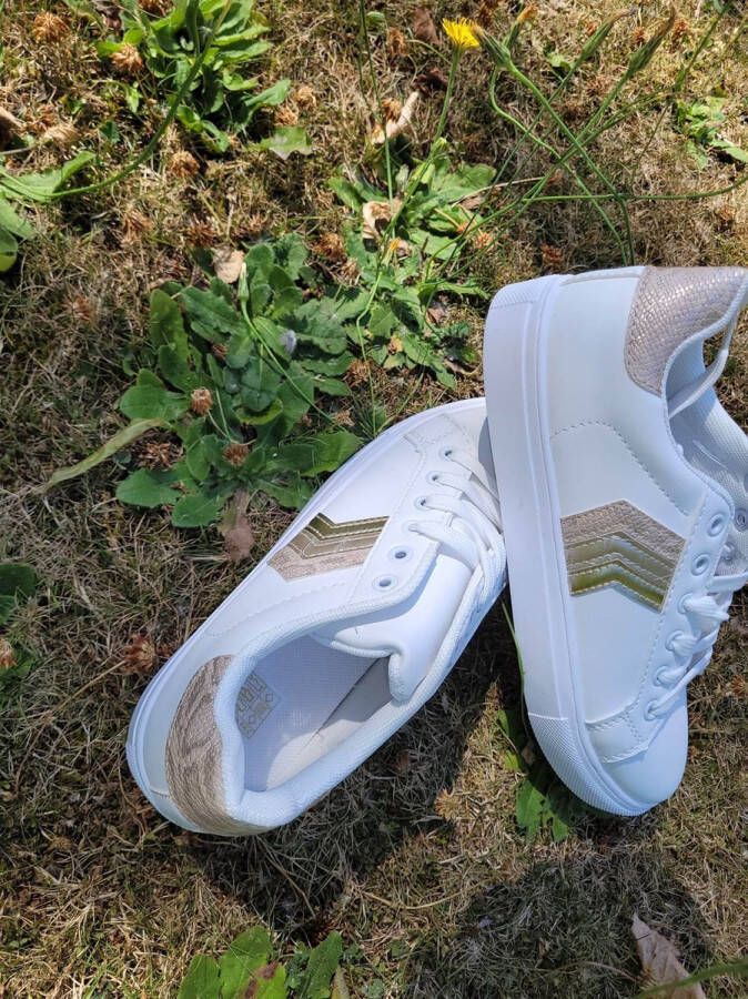 SUPER CONFI WITTE SNEAKERS MET CHAMPAGNE GOUDKLEUR STREPEN