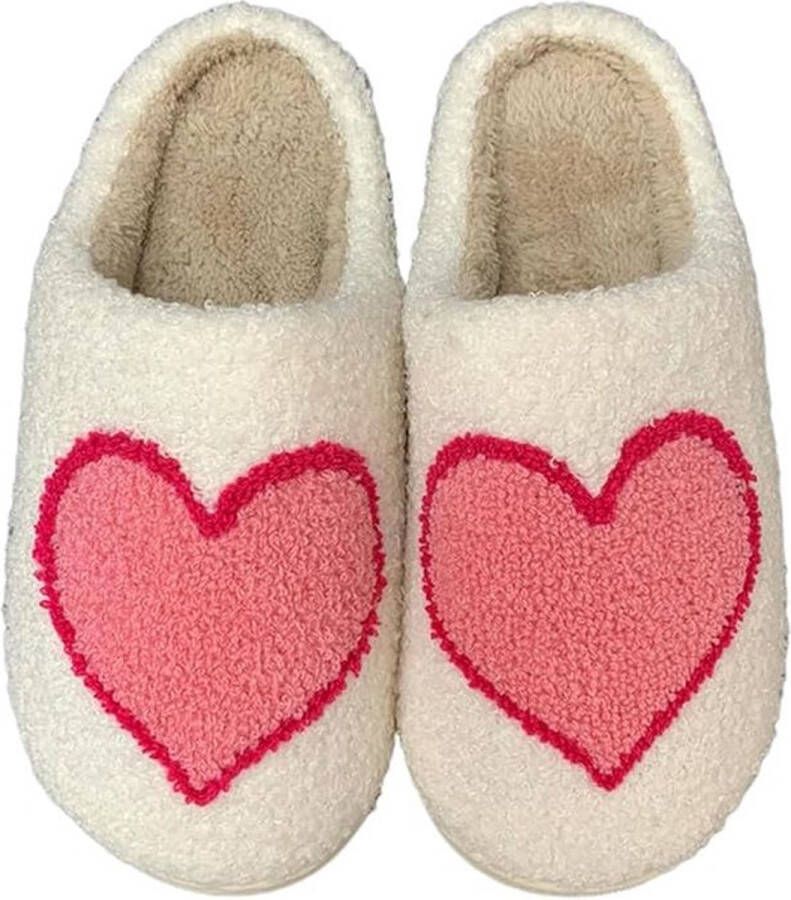 Winter Sloffen met Liefdevol Harten Borduurwerk Gezellige en Warme Pantoffels voor Binnen in de Slaapkamer Zachte en Comfortabele Dames Pantoffels voor de Winter Huiselijke en Knusse Slippers met Hartenborduursel Harten