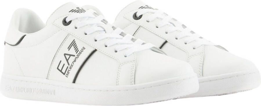 Emporio Armani EA7 Witte Leren Sneakers met Geperforeerd Bovenwerk en Contrastdetails White Heren