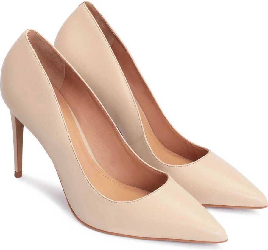 Kazar Beige pumps op een slanke hak