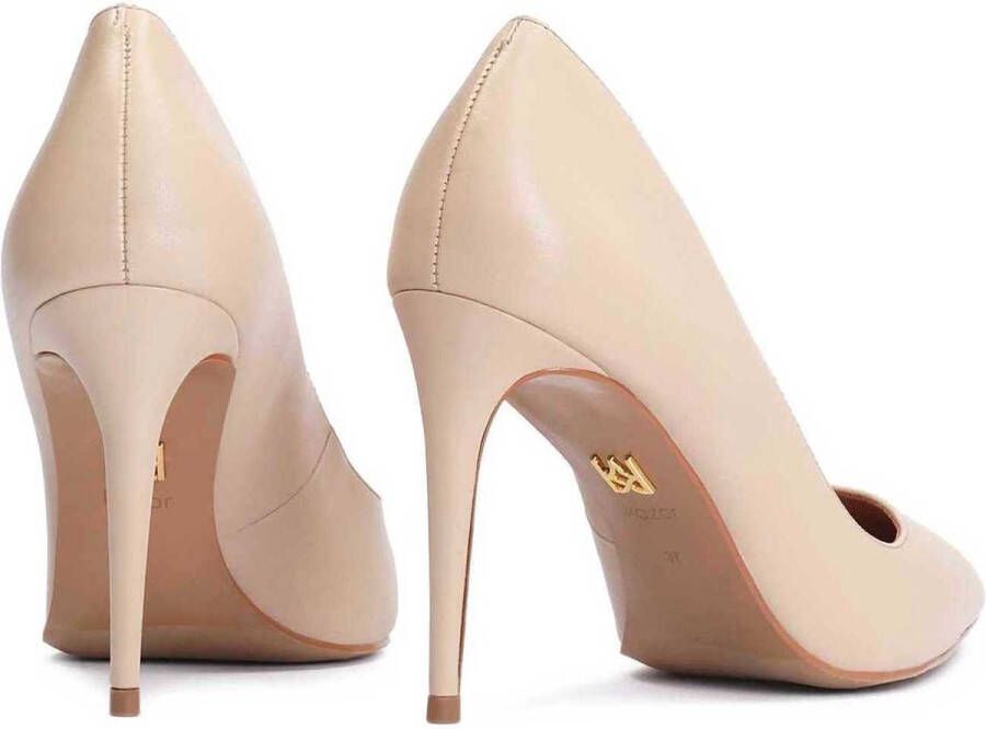 Kazar Beige pumps op een slanke hak