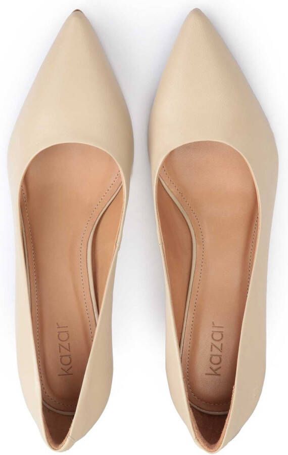 Kazar Elegante beige pumps op een lage dunne hak