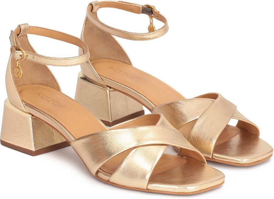 Kazar Elegante gouden sandalen op een brede hak