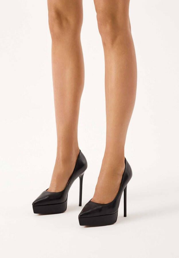 Kazar Platform pumps with a pointy toe