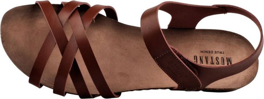 Mustang Sandalen Plat Sandalen Plat cognac