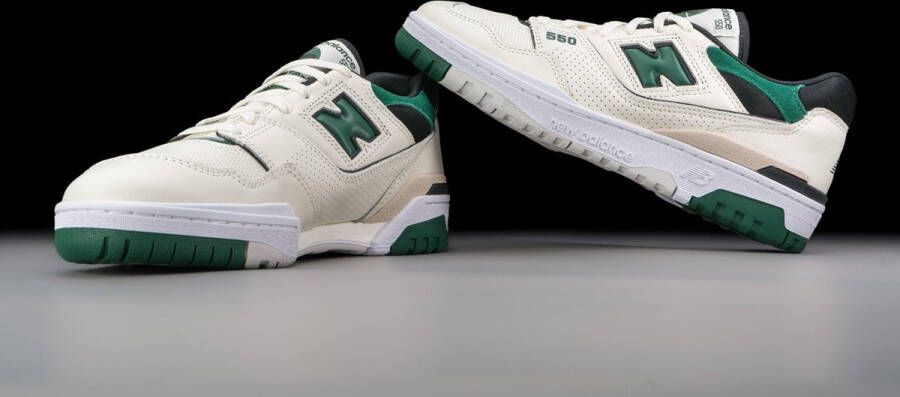 New Balance 550 Sea Salt Pine Green BB550VTC GROEN Schoenen