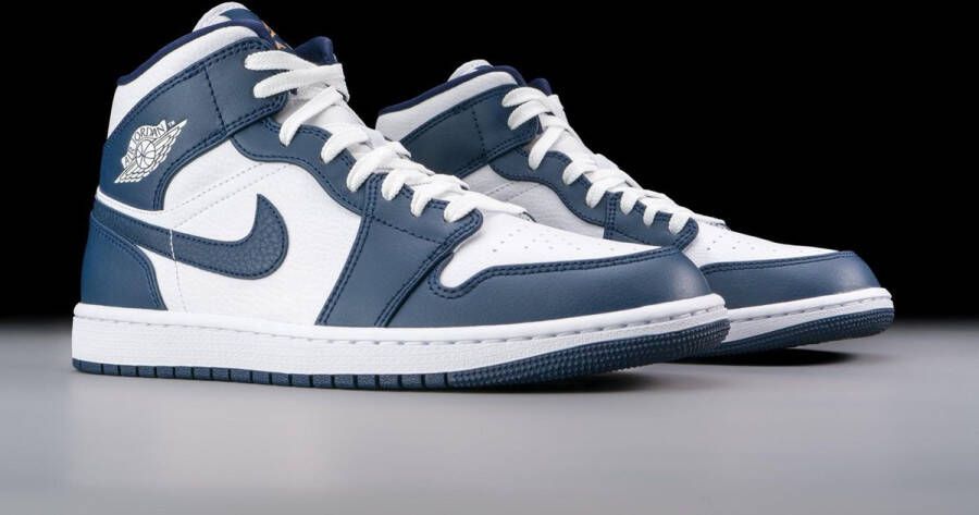 Nike Air Jordan 1 Mid White Metallic Gold Obsidian 554724-174 WIT Schoenen