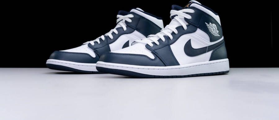 Nike Air Jordan 1 Mid White Metallic Gold Obsidian 554724-174 WIT Schoenen