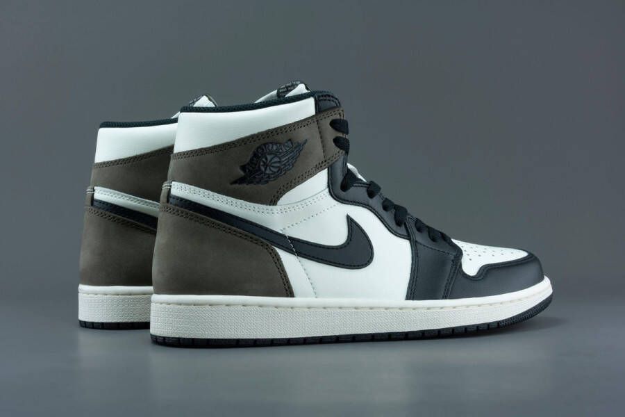 Nike Air Jordan 1 Retro High OG Dark Mocha