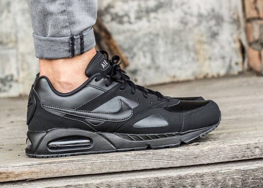 Nike Air Max IVO Leather Schoen Heren