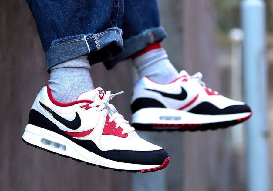 Nike Air Max Light [AO8285-101]