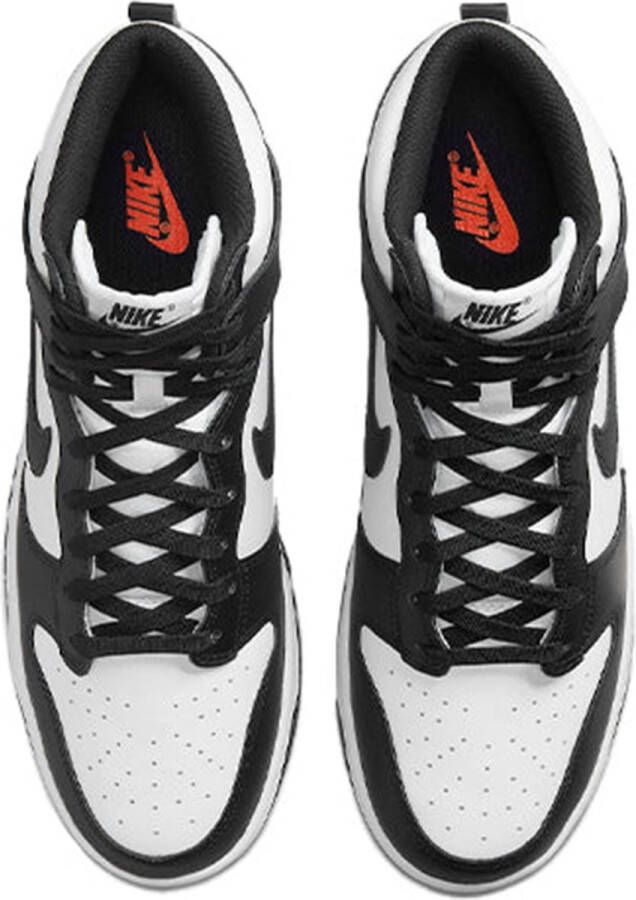 Nike Dunk High Black White (2021) DD1399-105 ZWART Schoenen