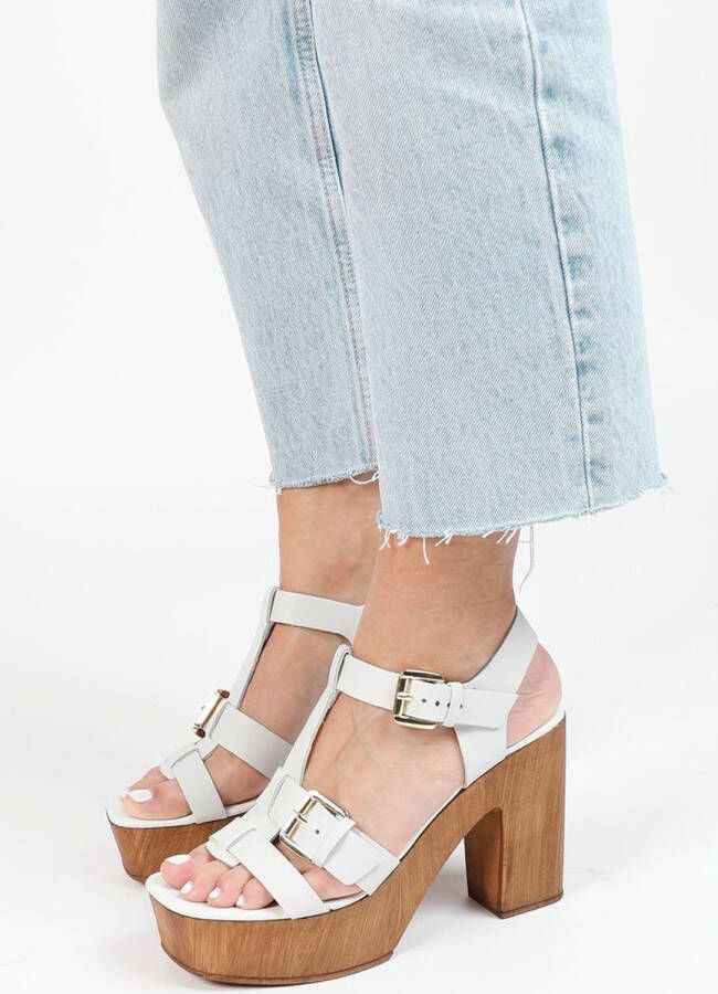 Witte plateau online sandalen