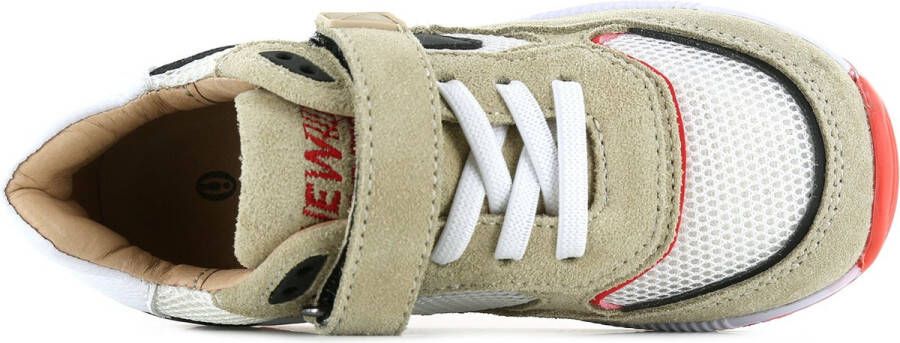 Shoesme beige sneakers met zwarte striping