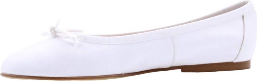 Status Ballerina White