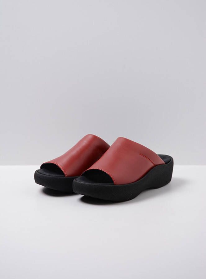 Wolky Slippers 03201 Nassau 30500 rood leer