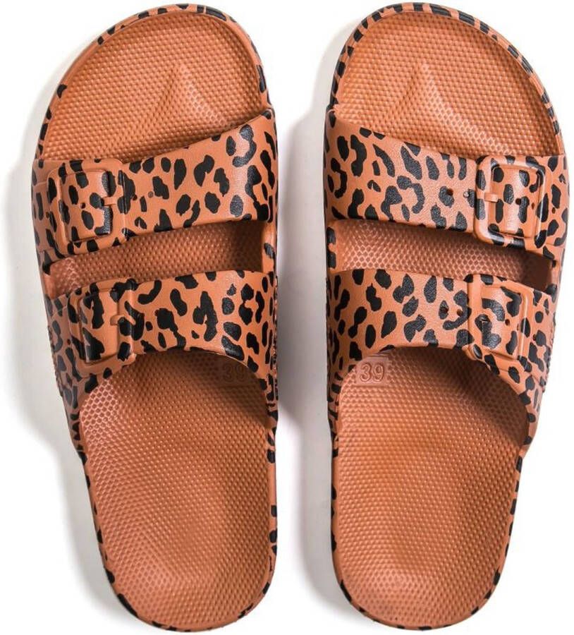 Freedom Moses ""Slippers Leo Toffee"" Caramel met Leopard print